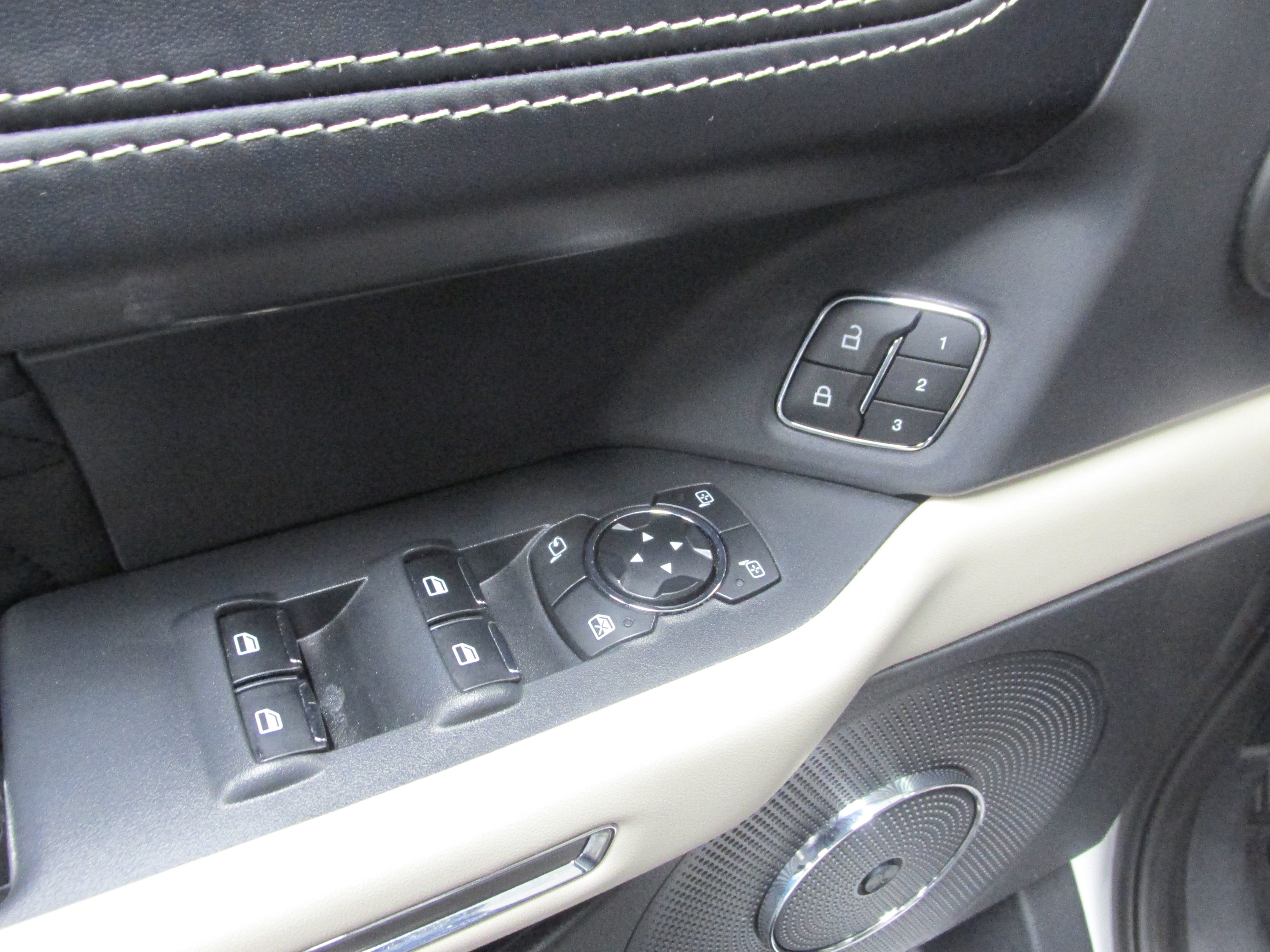 Used 2023 Ford Expedition Platinum image 33