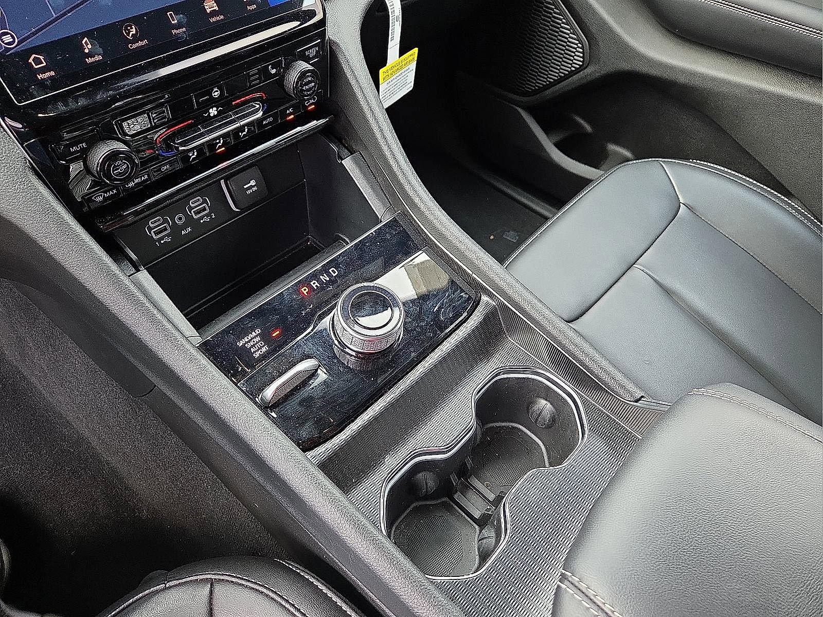 New 2025 Jeep Grand Cherokee Limited w/ Black Appearance Package image 25
