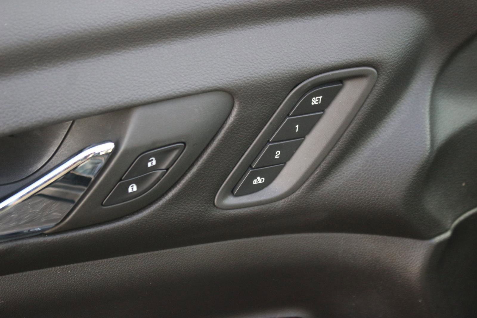 Used 2023 GMC Acadia Denali w/ Black Diamond Edition image 14