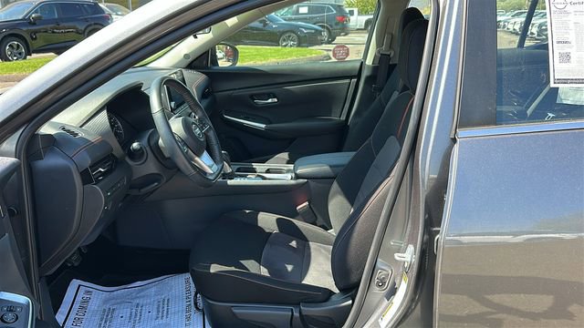 Certified 2023 Nissan Sentra SR FWD image 9