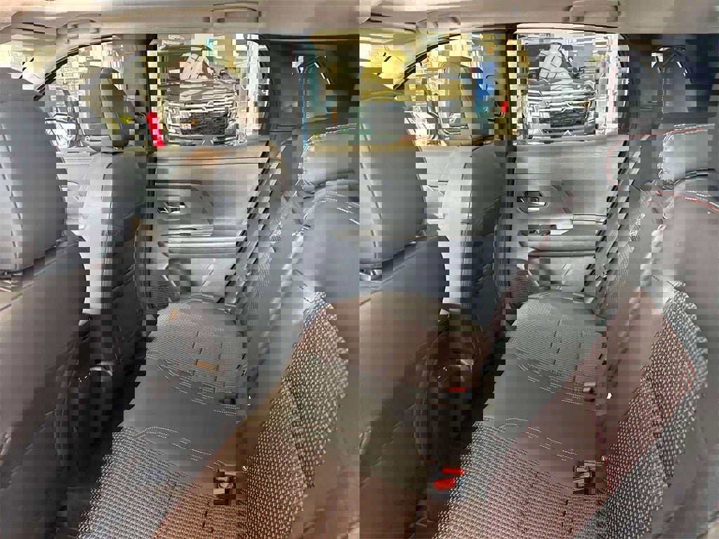 New 2026 Nissan Kicks SR w/ SR Premium Package image 10