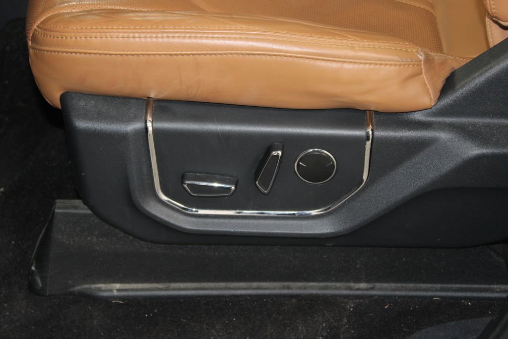 Used 2022 Ford Expedition Platinum image 17