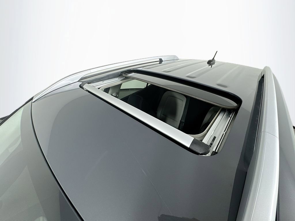 Used 2024 Hyundai Venue SEL image 34