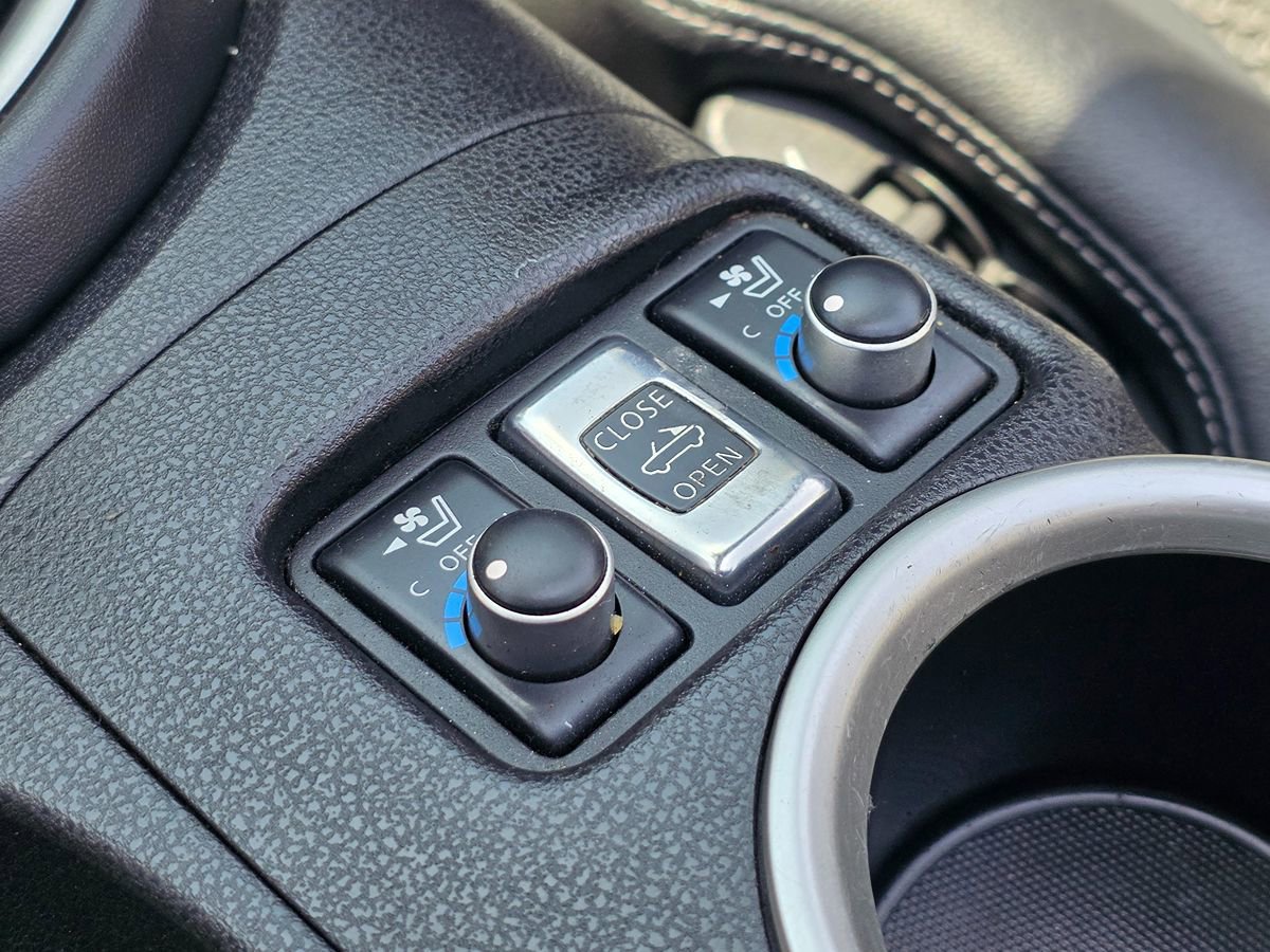 Used 2010 Nissan 370Z Touring w/ Sport Pkg RWD image 37