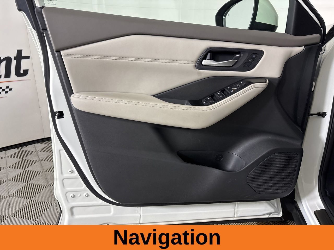 Used 2023 Nissan Rogue SL w/ SL Premium Package AWD/4WD image 9