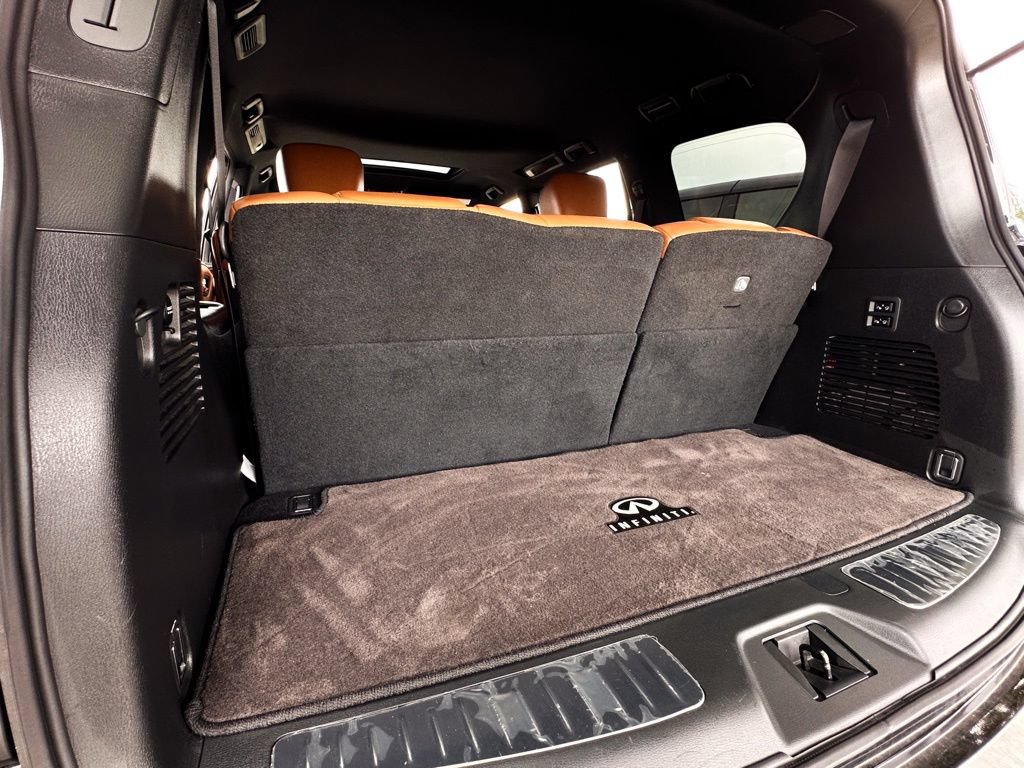 Used 2024 INFINITI QX80 Sensory w/ All-Season Package RWD image 29
