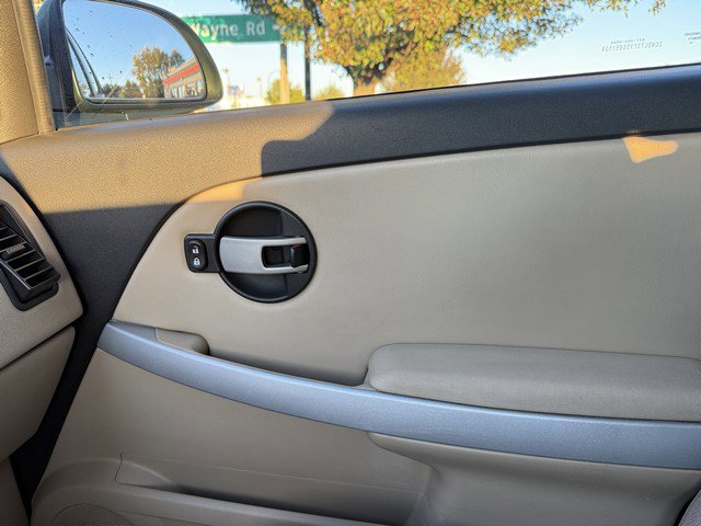 Used 2005 Chevrolet Equinox LT w/ Preferred Equipment Group image 23