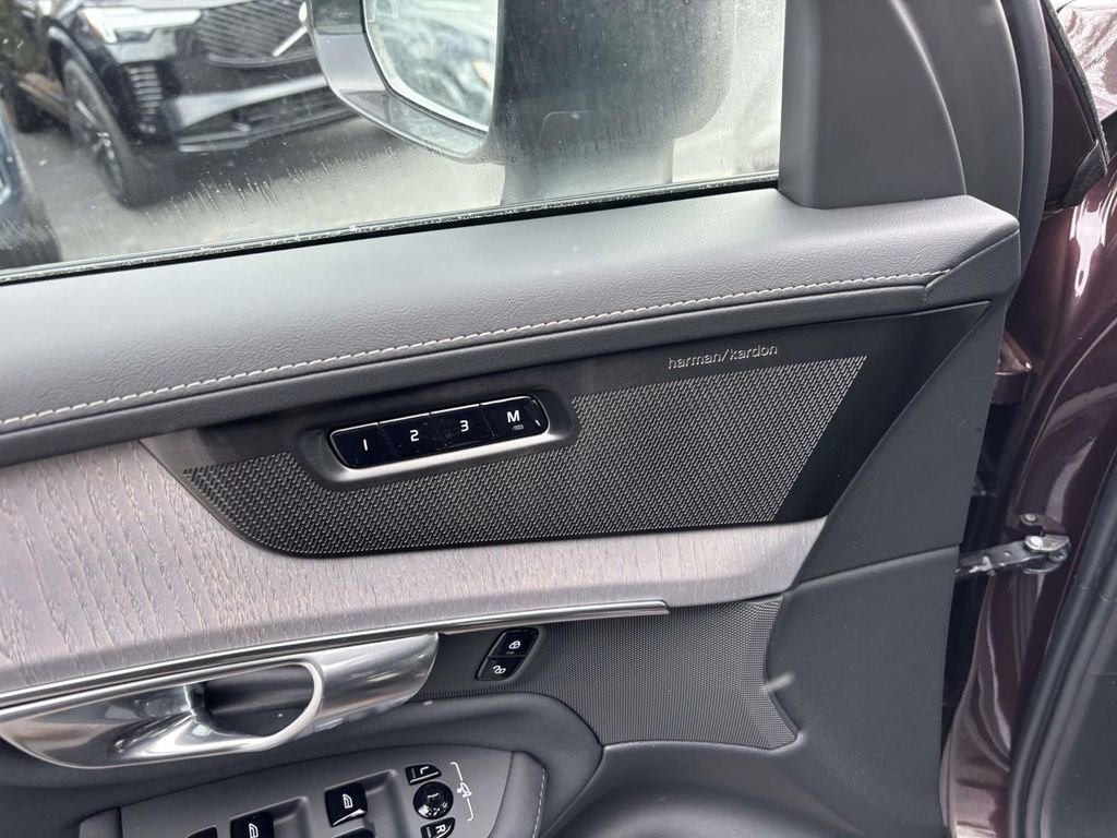 New 2026 Volvo XC90 T8 Ultra w/ Protection Package Premier image 12