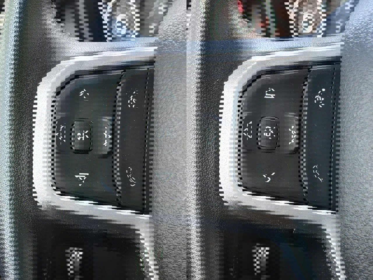 Used 2024 RAM 2500 Big Horn w/ Safety Group image 21