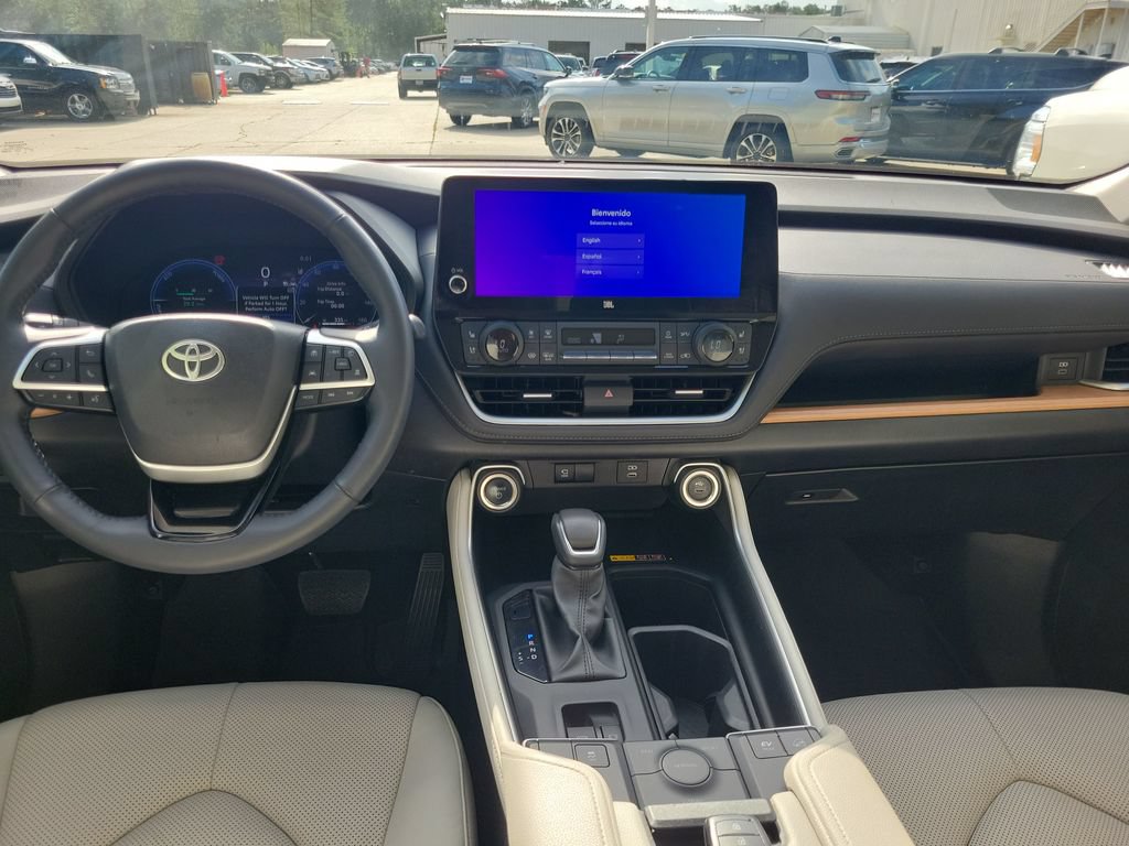 Used 2025 Toyota Grand Highlander AWD Hybrid image 24