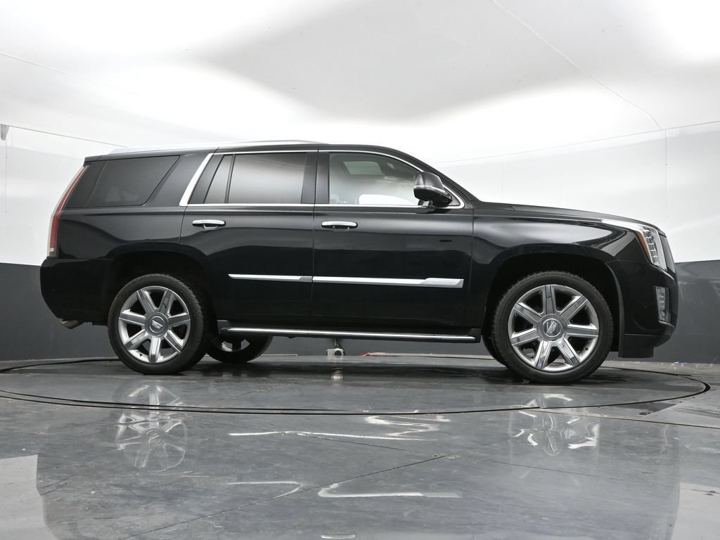 Used 2018 Cadillac Escalade Premium Luxury AWD/4WD image 42
