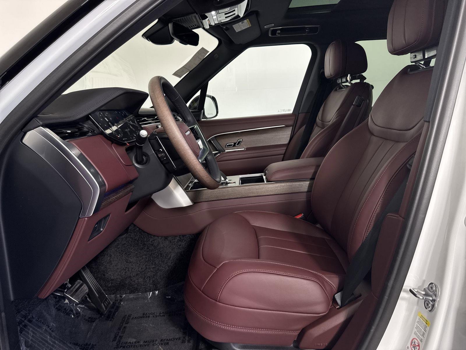 New 2025 Land Rover Range Rover SE image 24