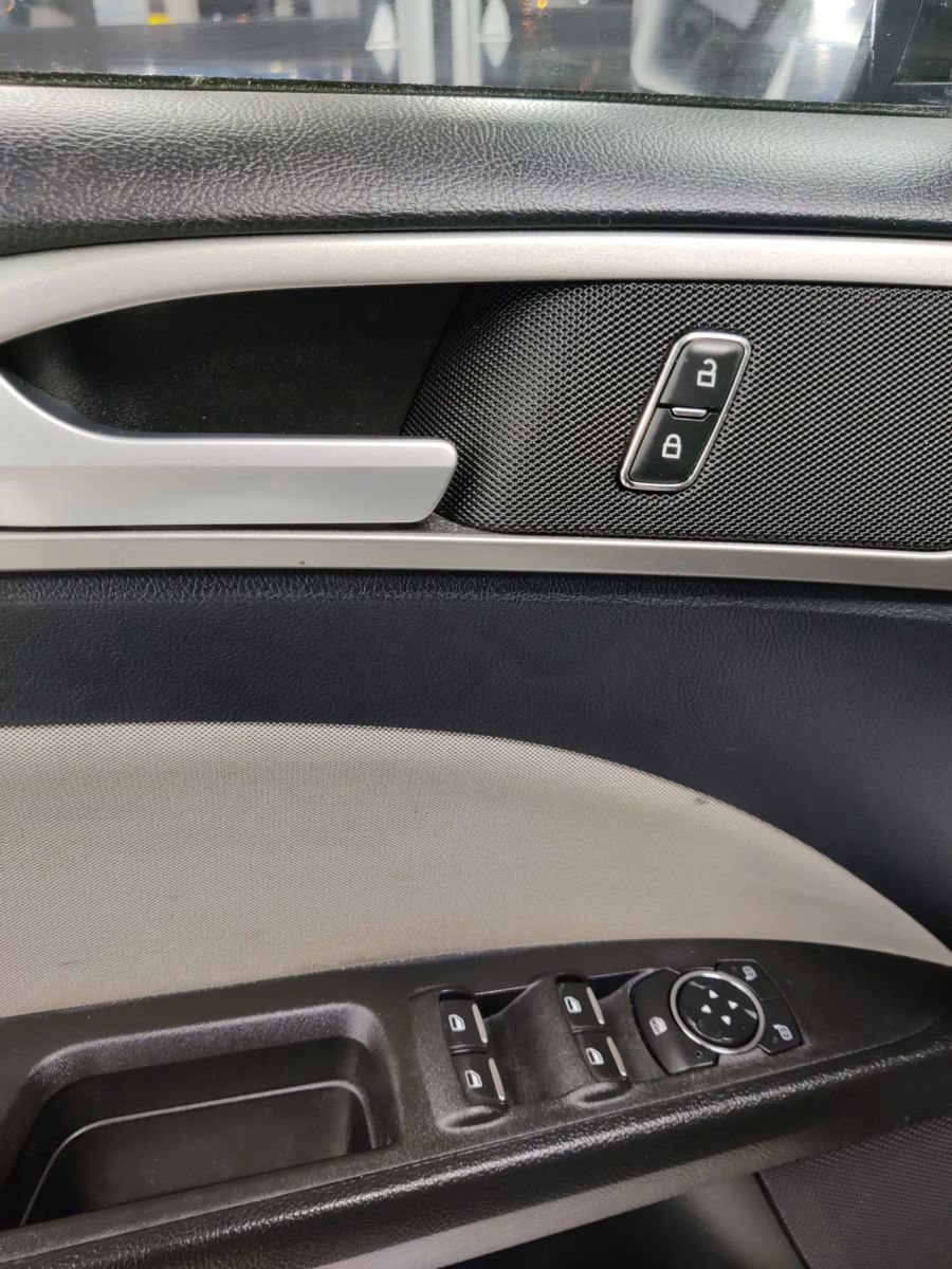 Used 2020 Ford Fusion S image 17