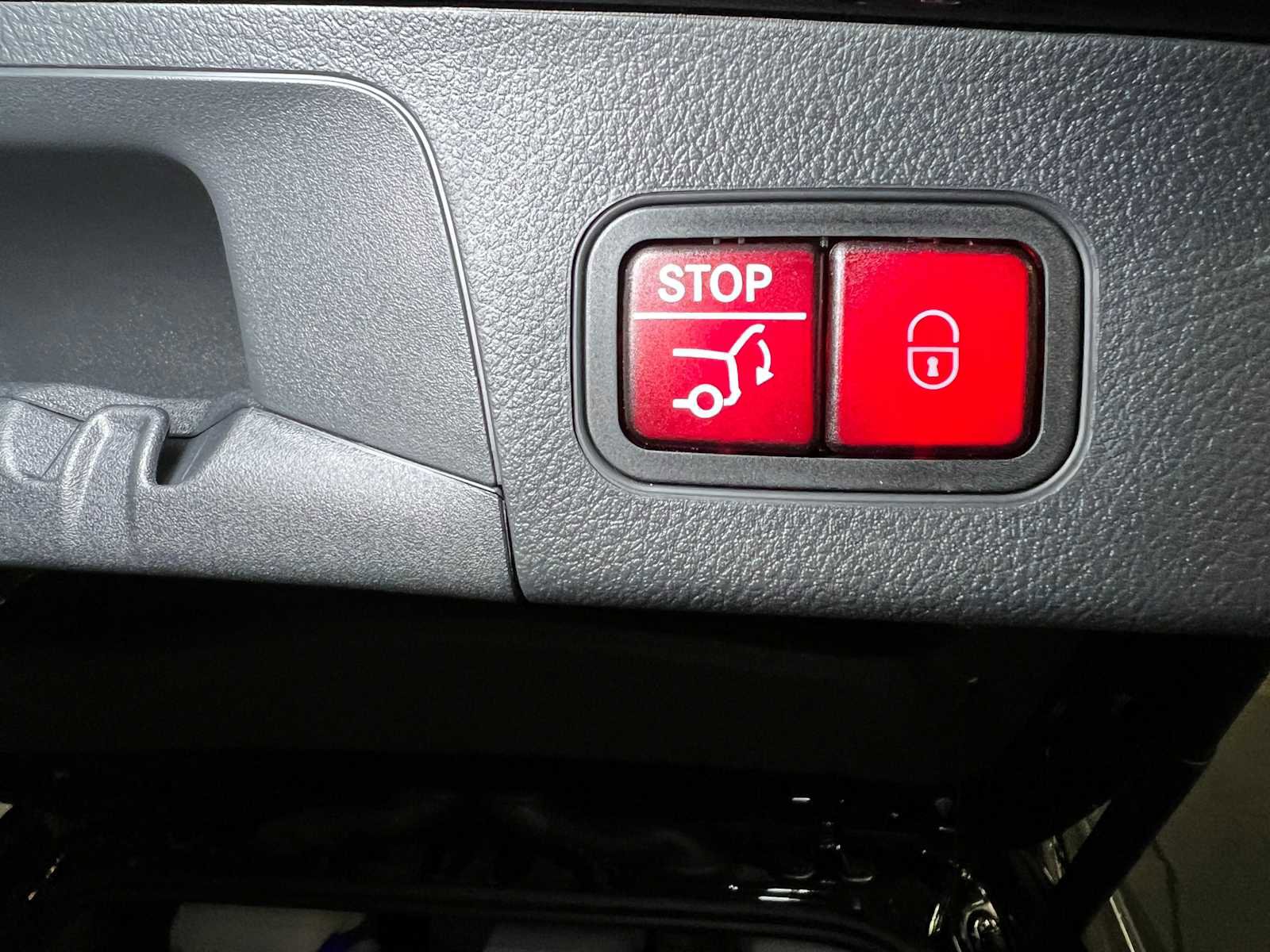 Used 2025 Mercedes-Benz GLA 250 4MATIC image 15