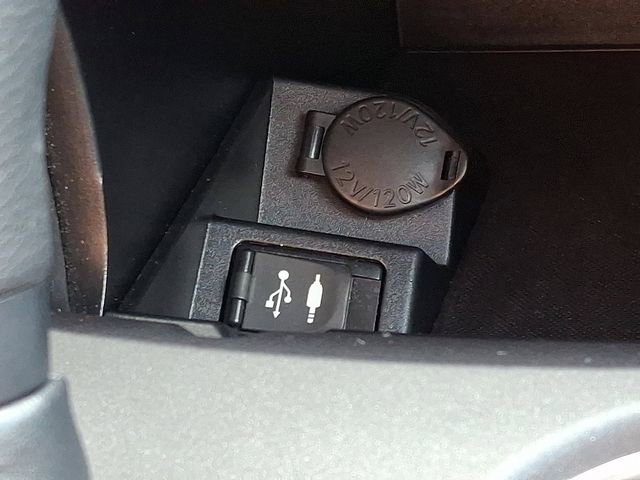 Used 2015 Toyota Camry SE FWD image 26