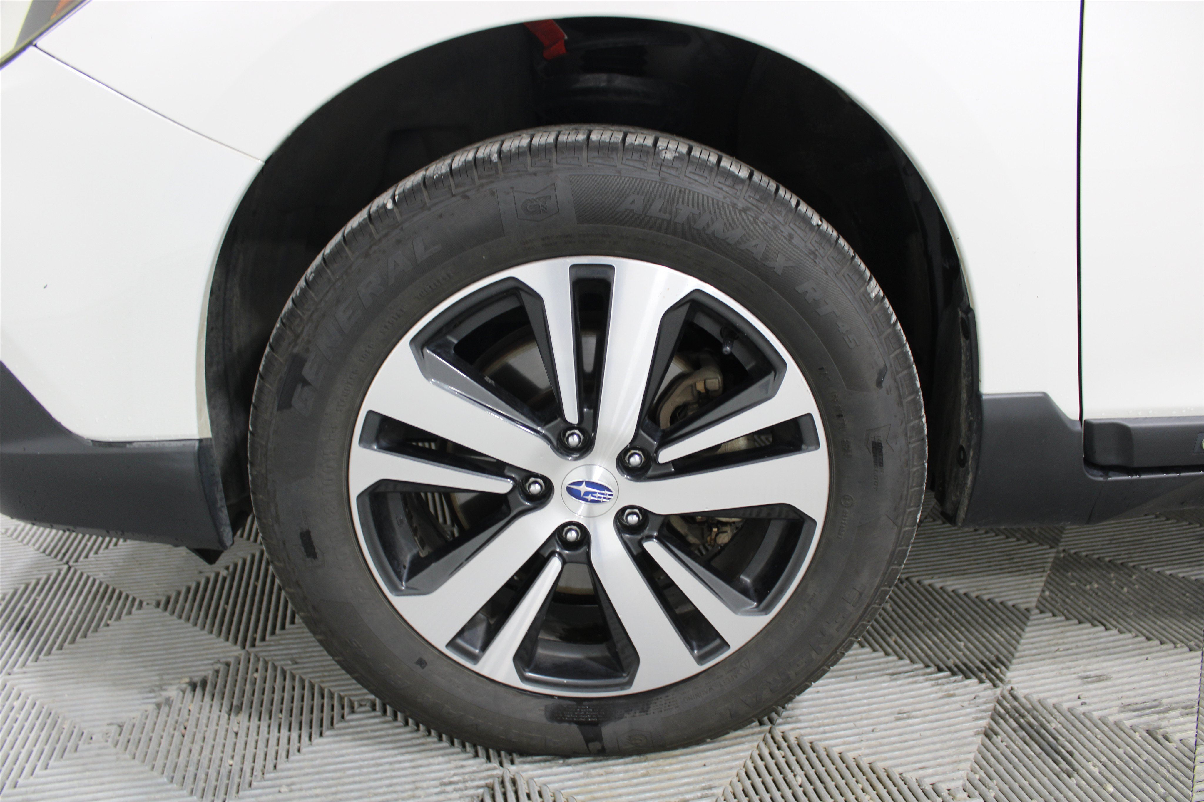 Used 2018 Subaru Outback 2.5i Limited AWD/4WD image 34