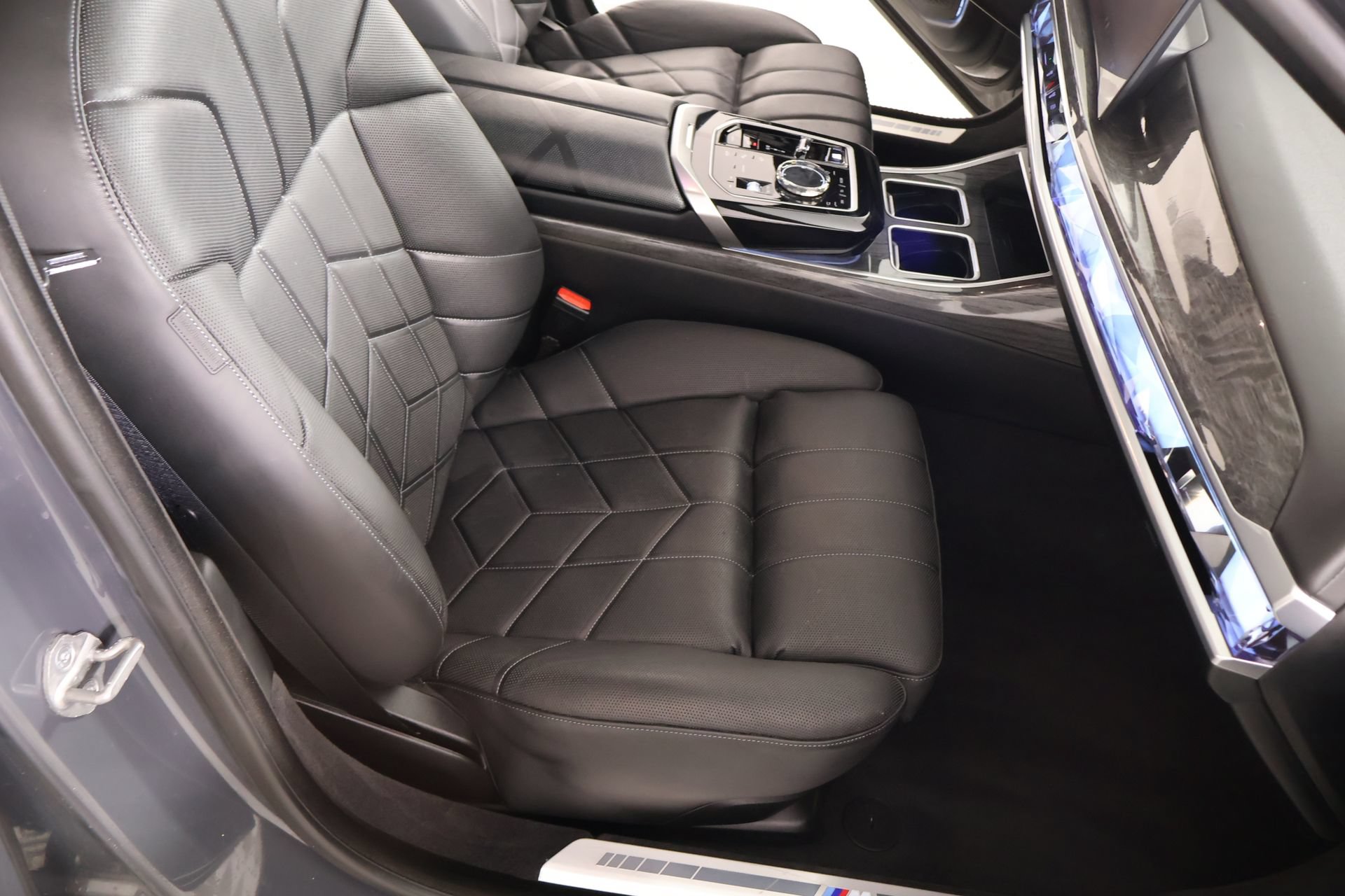 Used 2023 BMW 740i RWD image 14