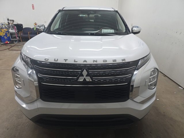 Used 2022 Mitsubishi Outlander ES image 20