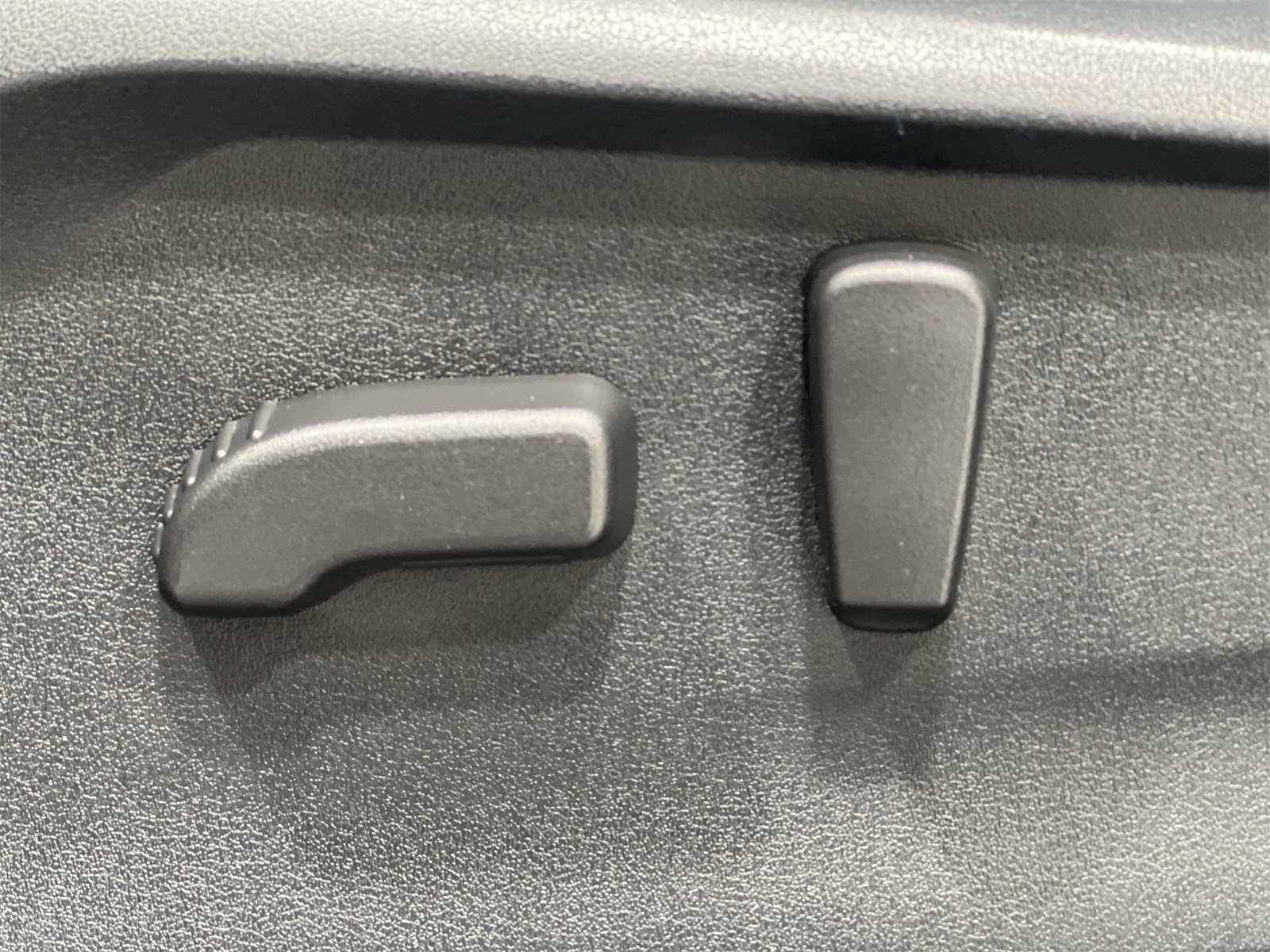 Certified 2024 Subaru Ascent Premium w/ Convenience Package image 12