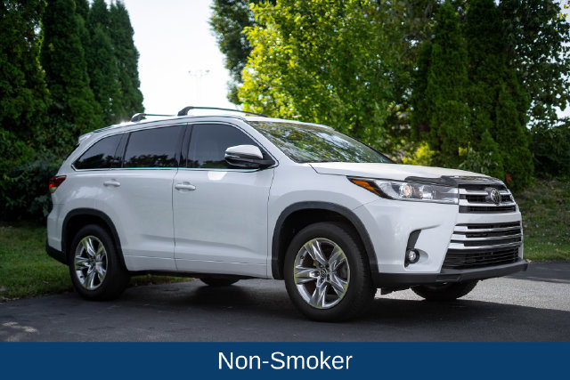 Used 2019 Toyota Highlander Limited FWD image 3