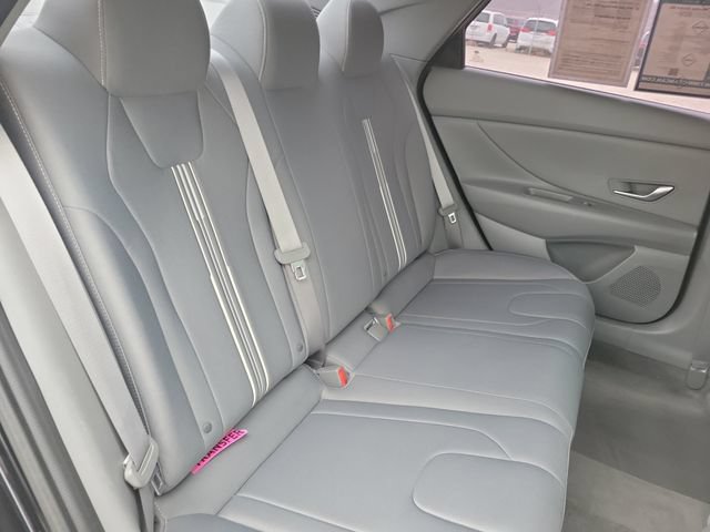 Used 2021 Hyundai Elantra SEL FWD image 25