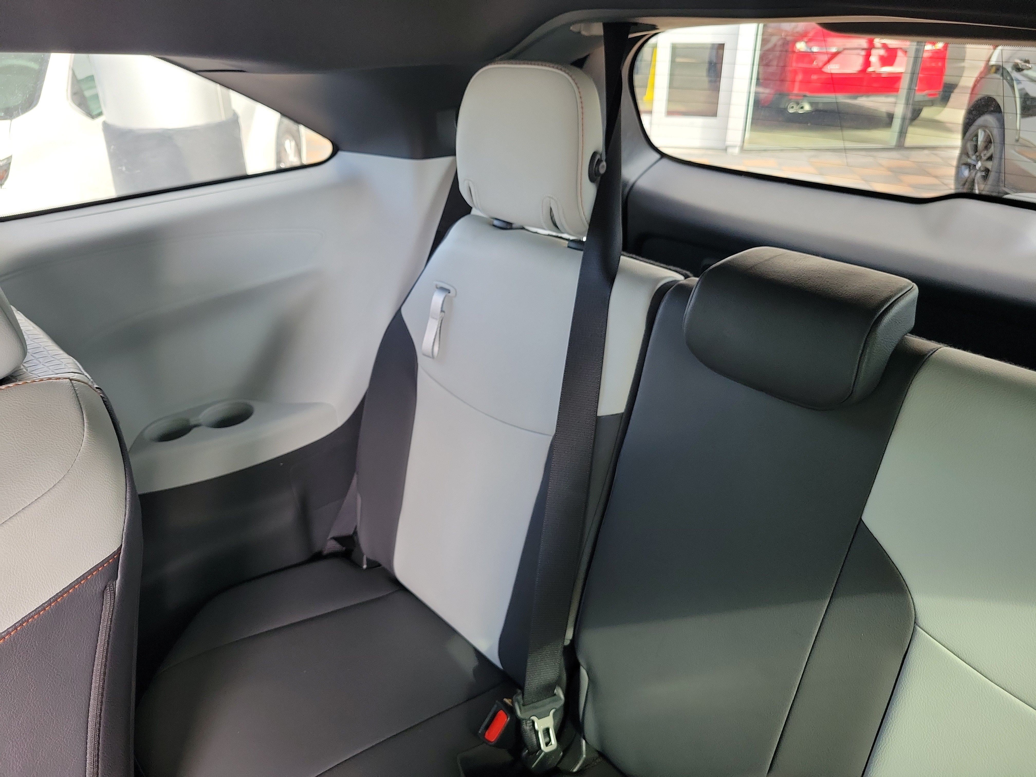Used 2022 Toyota Sienna XSE FWD image 14