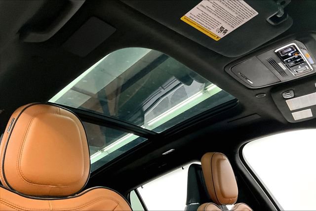 Used 2023 Lincoln Aviator Black Label w/ Class IV Trailer Tow Package image 17