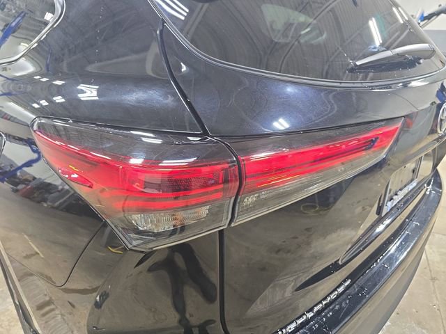 Used 2023 Toyota Highlander XLE image 36
