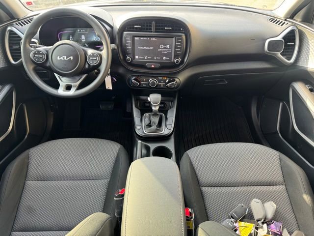 Certified 2025 Kia Soul LX image 14