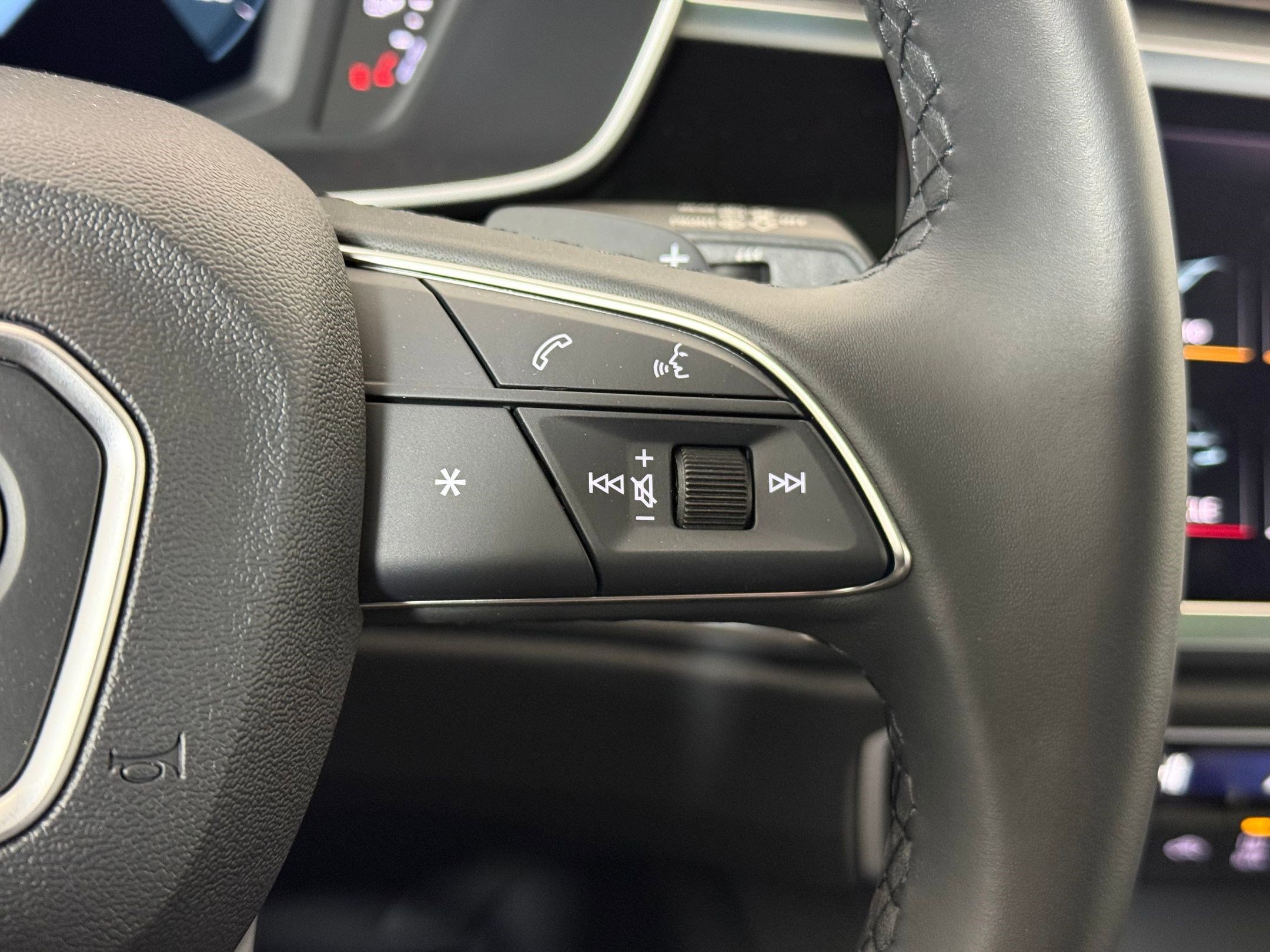 New 2025 Audi Q3 2.0T Premium image 28