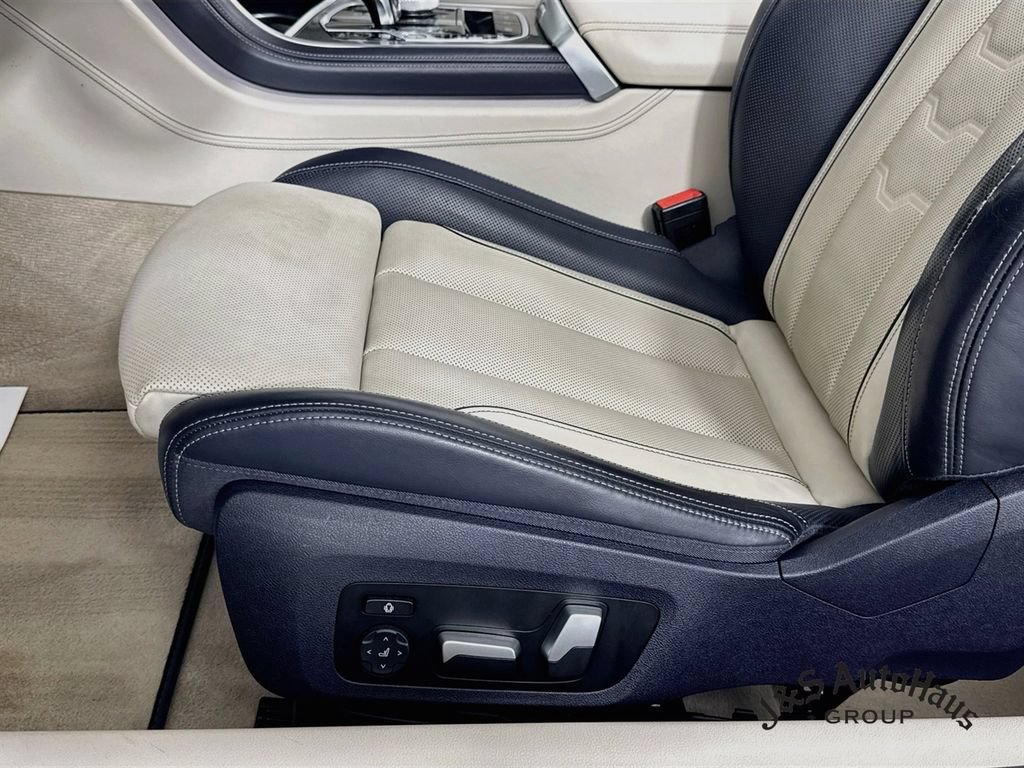 Used 2022 BMW 840i Convertible RWD image 26