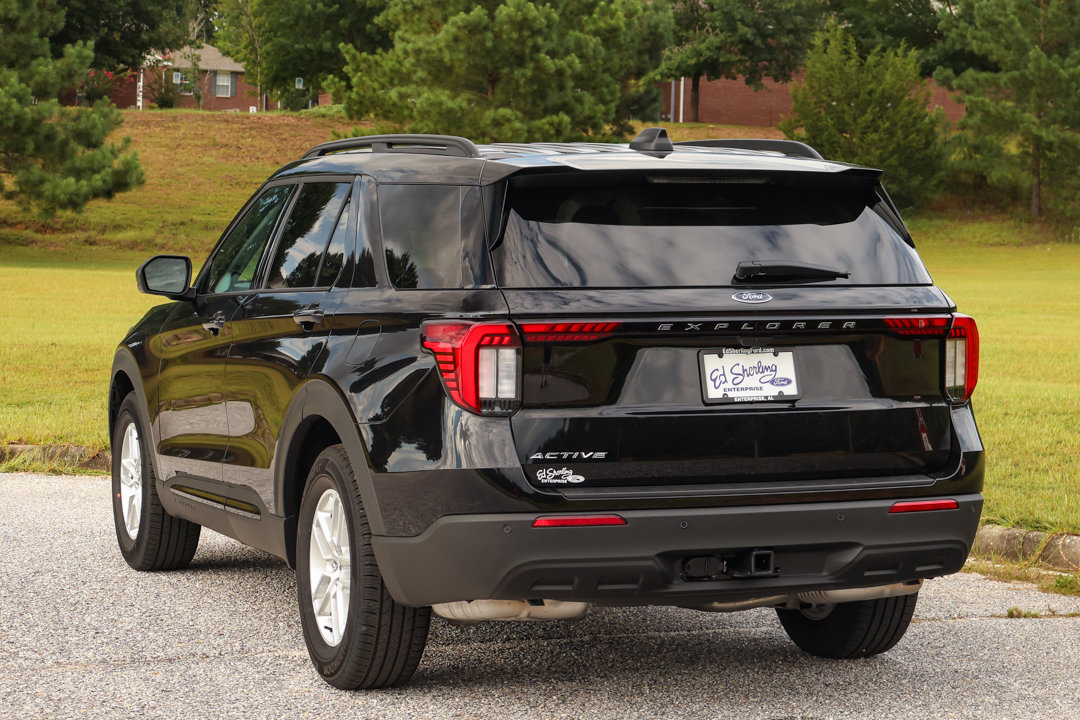 New 2026 Ford Explorer Active RWD image 4