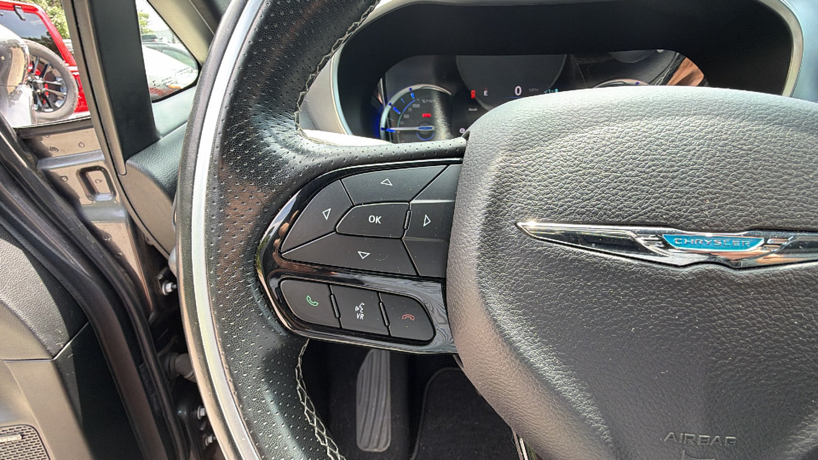 Used 2019 Chrysler Pacifica Limited w/ S Appearance Package FWD image 28