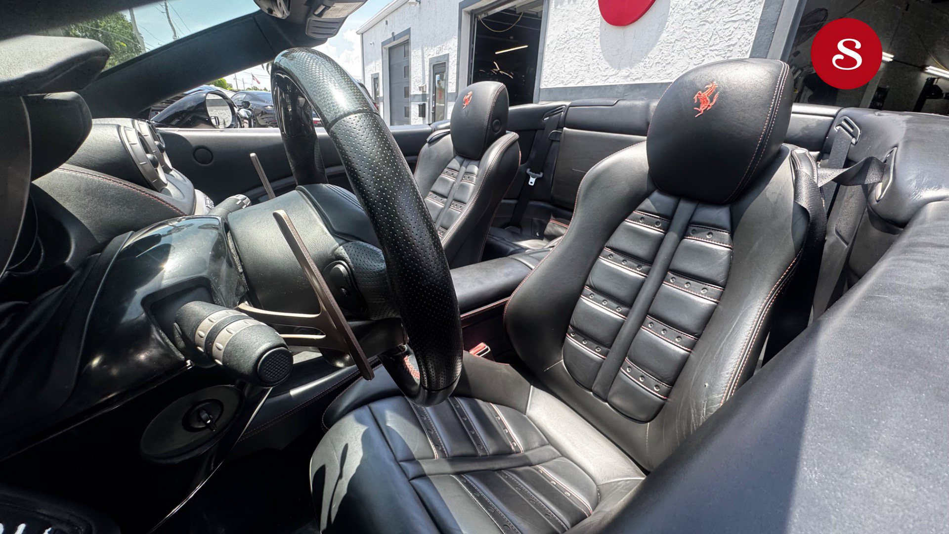 Used 2011 Ferrari California RWD image 15