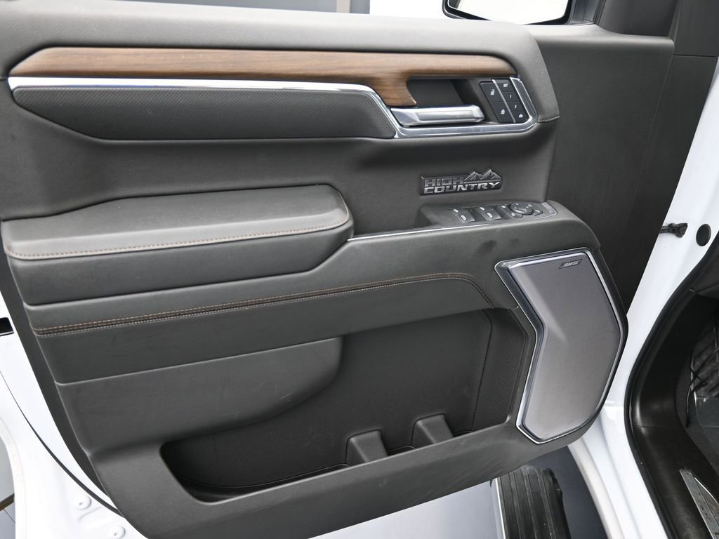 Used 2024 Chevrolet Silverado 1500 High Country w/ Technology Package image 17