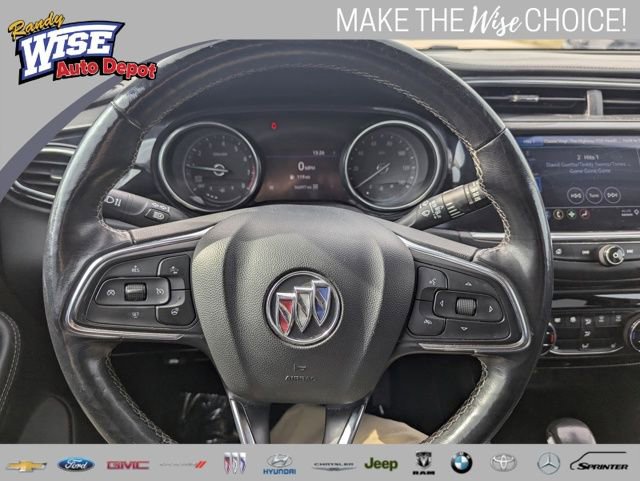 Used 2021 Buick Encore GX Essence image 11