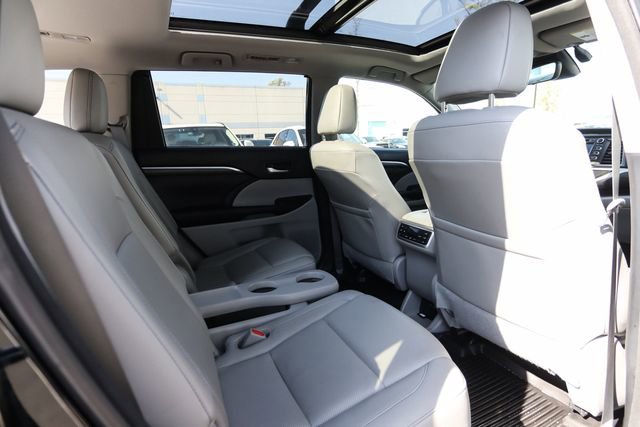 Used 2018 Toyota Highlander Limited Platinum image 52