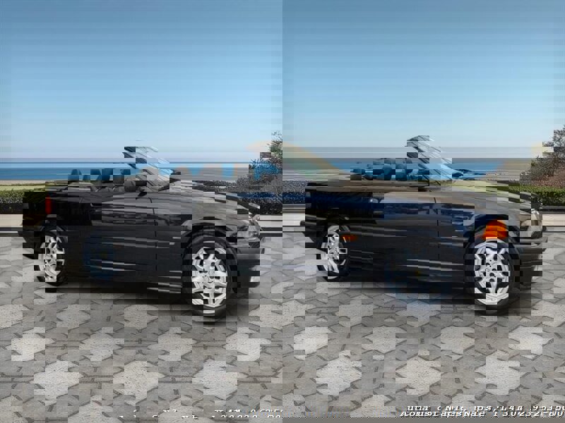 Used 1999 BMW 323i Convertible image 2