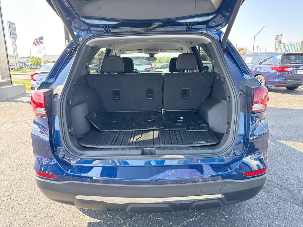 Used 2023 Chevrolet Equinox LT FWD image 24