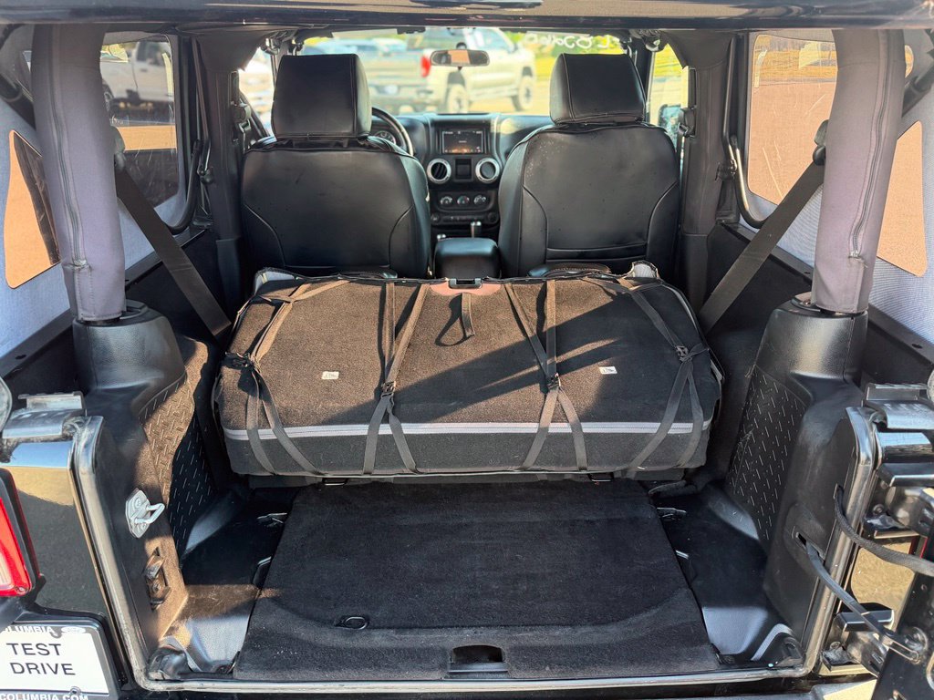 Used 2015 Jeep Wrangler Rubicon w/ Connectivity Group AWD/4WD image 19