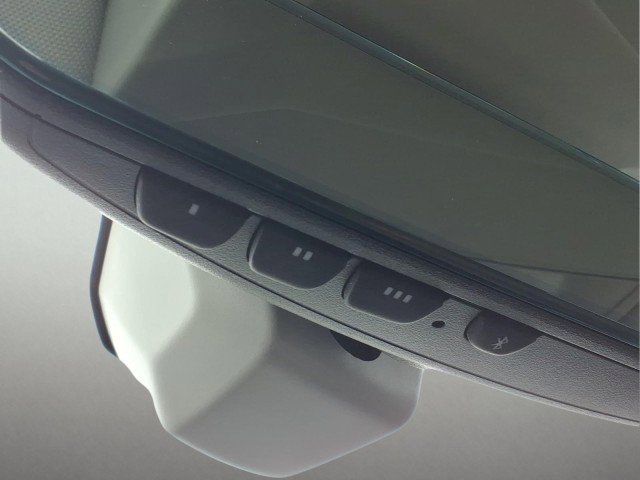 Used 2022 Volkswagen Jetta SE w/ Panoramic Sunroof Package image 26