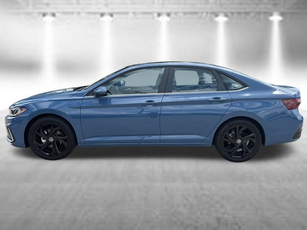 Used 2026 Volkswagen Jetta SE w/ Black Wheel Package FWD image 3