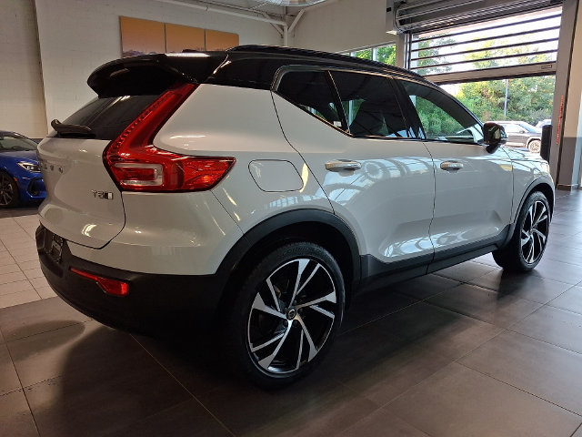 Used 2021 Volvo XC40 T5 R-Design w/ Climate Package AWD/4WD image 6