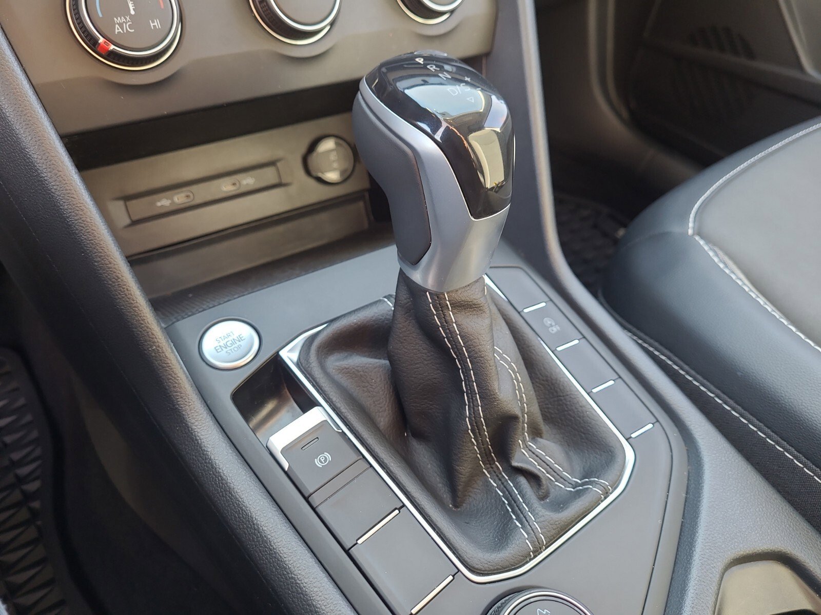 Used 2022 Volkswagen Taos SE image 17