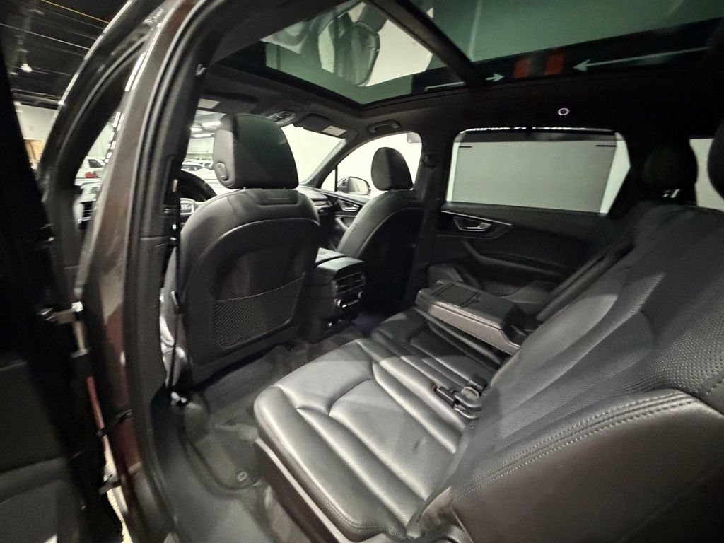 Used 2018 Audi Q7 3.0T Prestige AWD/4WD image 25