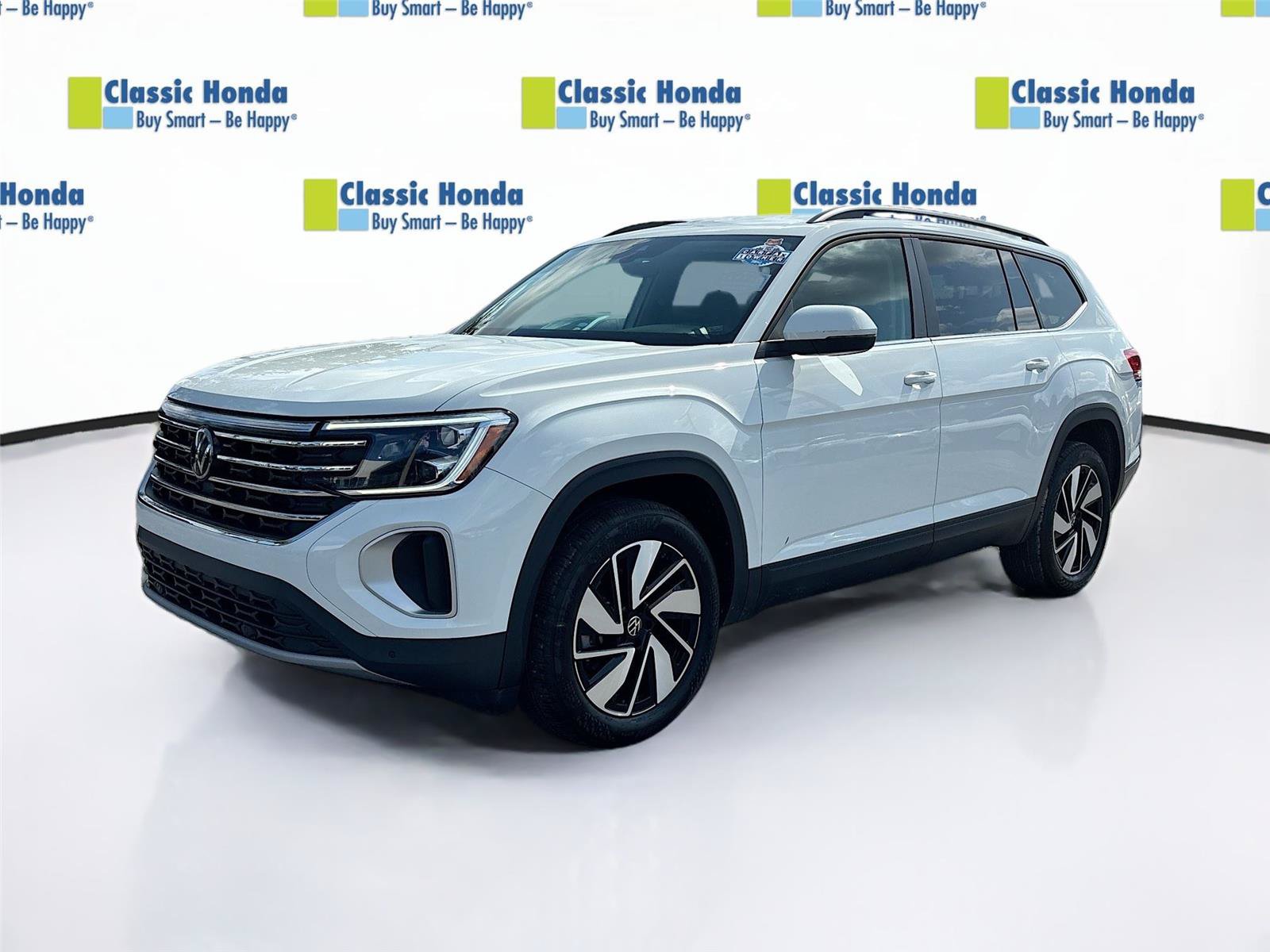 Used 2025 Volkswagen Atlas SE FWD image 3