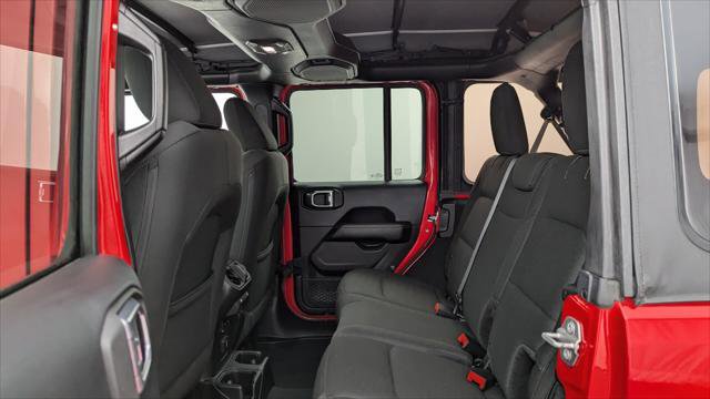 Used 2018 Jeep Wrangler Unlimited Sahara image 16