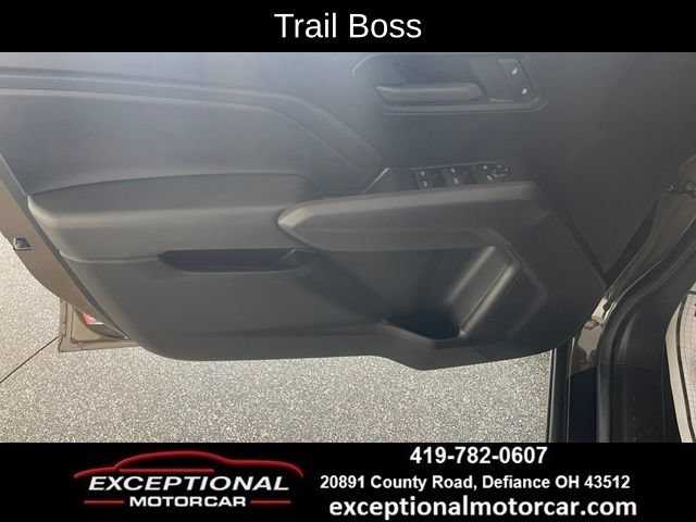 Used 2024 Chevrolet Colorado Trail Boss w/ Technology Package AWD/4WD image 34