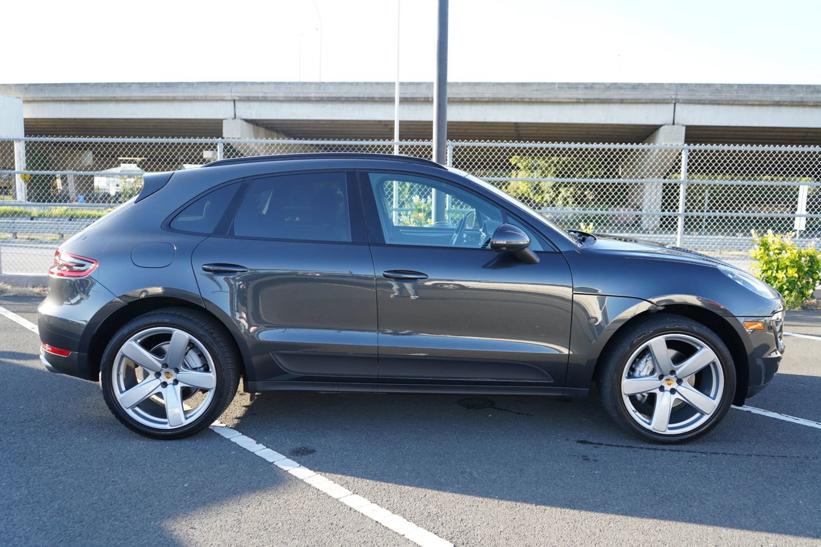 Used 2018 Porsche Macan S AWD/4WD image 23