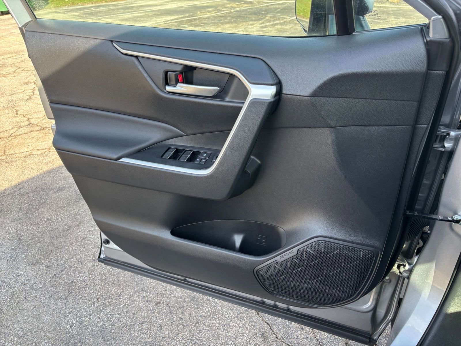 Used 2025 Toyota RAV4 XLE w/ Weather Package FWD image 18